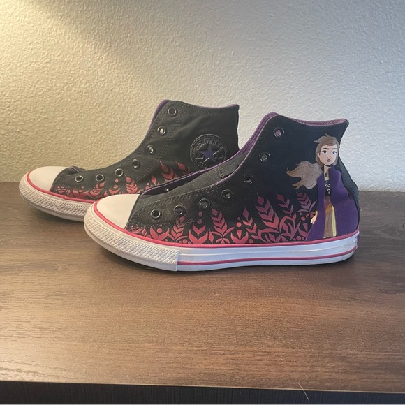 Converse All-Star Disney Anna Hightops - size 5 - Picture 1 of 6